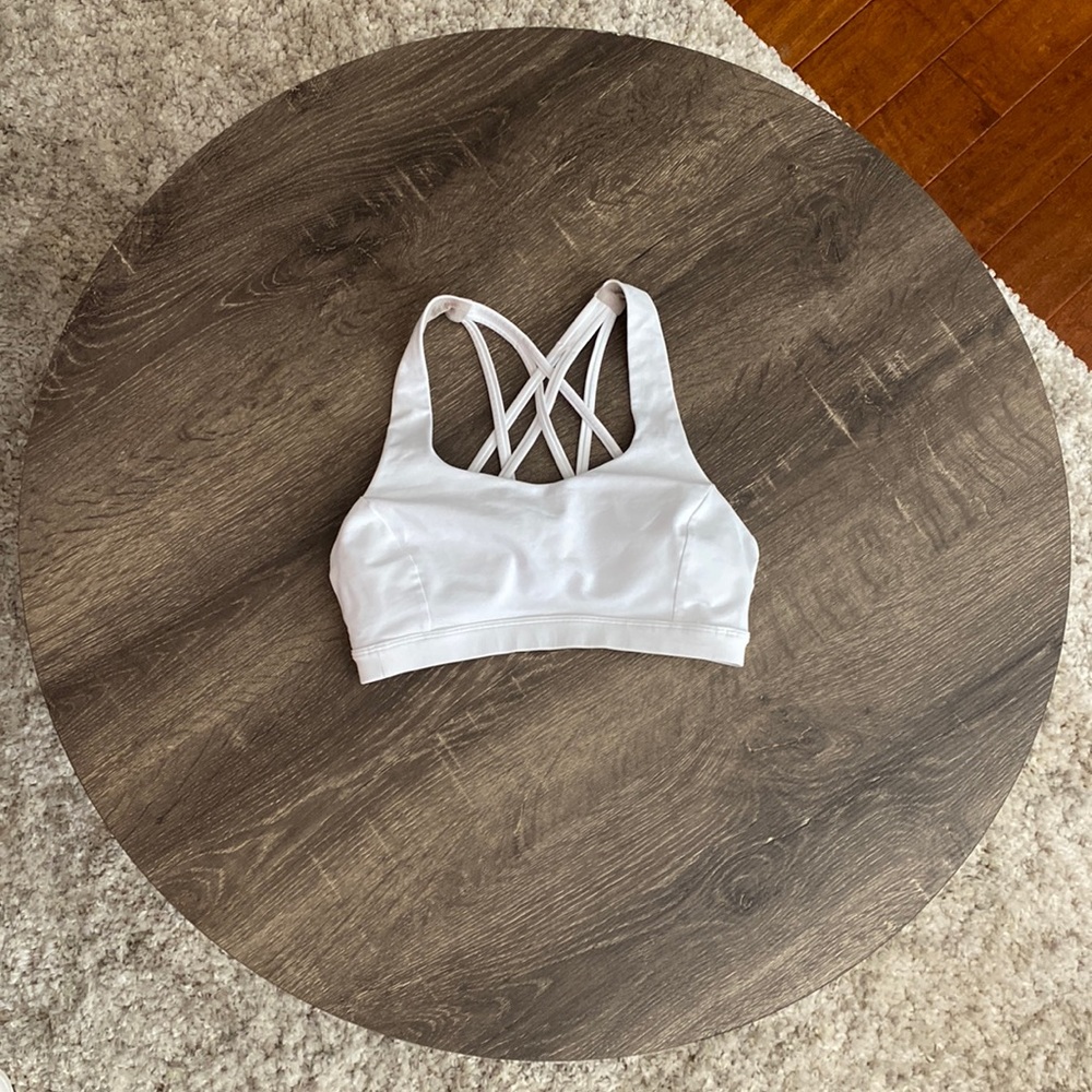 lululemon Free to Be Serene Bra. White. Size 4.